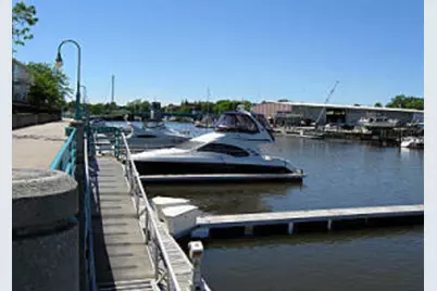 19  Gaslight Pointe Marina - #Slip19, Racine, WI 53403 - Photo 6