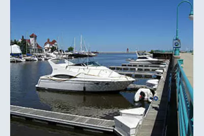 19  Gaslight Pointe Marina - #Slip19, Racine, WI 53403 - Photo 1