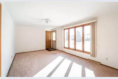 2938  Stonebridge Dr, Racine, WI 53404 - Photo 32