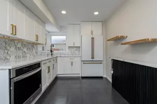 2858 S 93rd St, West Allis, WI 53227 - Photo 12