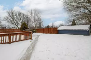 2858 S 93rd St, West Allis, WI 53227 - Photo 6