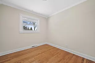 3323 S 91st St, Milwaukee, WI 53227 - Photo 10