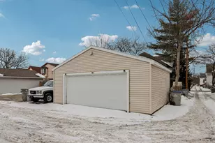 3421 N Fratney St, Milwaukee, WI 53212 - Photo 38