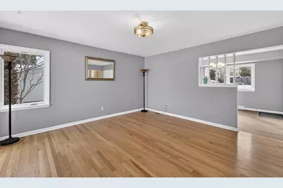 7042  Lone Elm Dr, Racine, WI 53402 - Photo 6