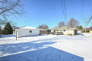 6125 Middleton Ct, Greendale, WI 53129 - Photo 32