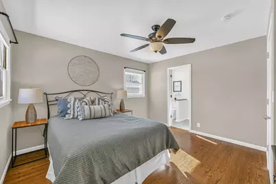 6125  Middleton Ct, Greendale, WI 53129 - Photo 16