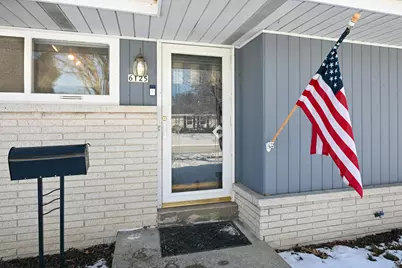 6125  Middleton Ct, Greendale, WI 53129 - Photo 2