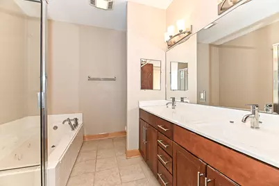 1550 E Royall Pl #804, Milwaukee, WI 53202 - Photo 6