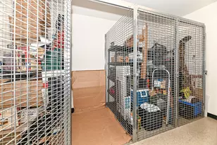 1550 E Royall Pl, Milwaukee, WI 53202 - Photo 10