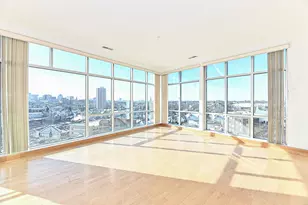 1550 E Royall Pl, Milwaukee, WI 53202 - Photo 1