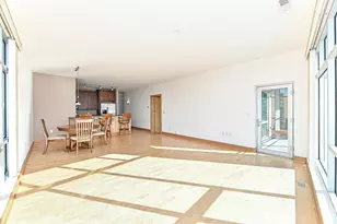 1550 E Royall Pl, Milwaukee, WI 53202 - Photo 16