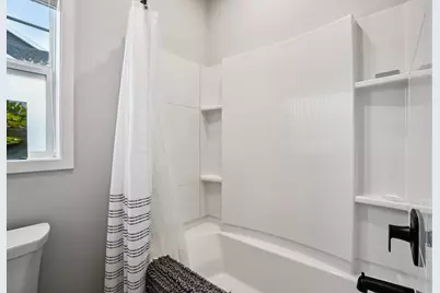 10620 N Coneflower Ct, Mequon, WI 53097 - Photo 20