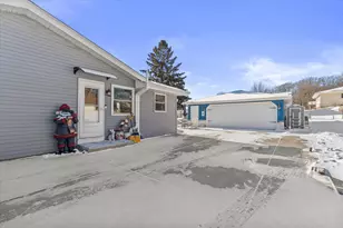 7485 S Highfield Ct, Oak Creek, WI 53154 - Photo 30