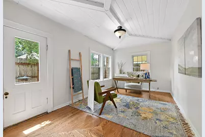 2225 N Lake Dr, Milwaukee, WI 53202 - Photo 18