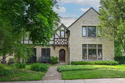 2225 N Lake Dr, Milwaukee, WI 53202 - Photo 34