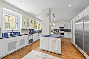 2225 N Lake Dr, Milwaukee, WI 53202 - Photo 14