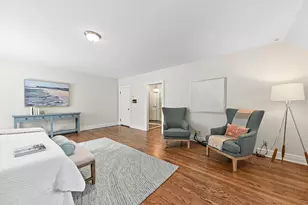 2225 N Lake Dr, Milwaukee, WI 53202 - Photo 22