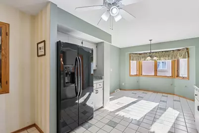 W178N9743  Riversbend Cir, Germantown, WI 53022 - Photo 12