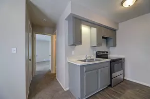 305 Maple Ave, Waukesha, WI 53186 - Photo 18