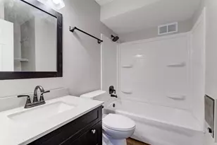 305 Maple Ave, Waukesha, WI 53186 - Photo 10