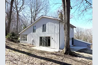 741  Summit Ct, West Bend, WI 53095 - Photo 2