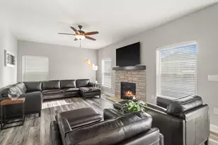 3951 Sienna Ct, Racine, WI 53126 - Photo 6