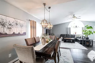 114 Manor Ct, Slinger, WI 53086 - Photo 4