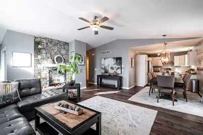 114  Manor Ct, Slinger, WI 53086 - Photo 8