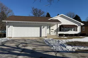 1233 S 26th St, Manitowoc, WI 54220 - Photo 40