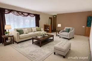 1233 S 26th St, Manitowoc, WI 54220 - Photo 4