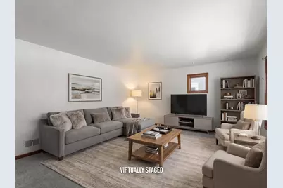 925 N 16th St, Manitowoc, WI 54220 - Photo 4