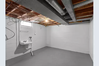 925 N 16th St, Manitowoc, WI 54220 - Photo 12