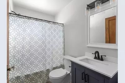 925 N 16th St, Manitowoc, WI 54220 - Photo 6