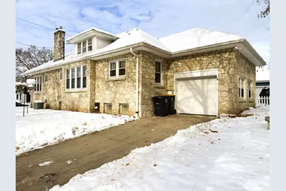 1904 N 83rd St, Wauwatosa, WI 53213 - Photo 6