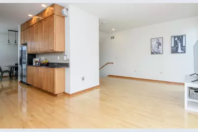 2114 N Commerce St, Milwaukee, WI 53212 - Photo 16