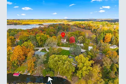 1815  Bark River Dr, Delafield, WI 53029 - Photo 2