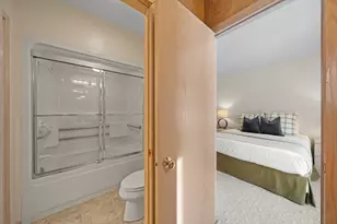 410 Deerpath W, Fontana, WI 53125 - Photo 46