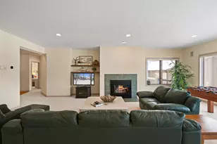 410 Deerpath W, Fontana, WI 53125 - Photo 36