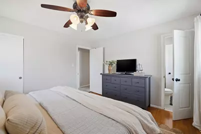 W150N8239  Saxony Dr, Menomonee Falls, WI 53051 - Photo 16