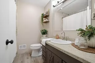 W150N8239 Saxony Dr, Menomonee Falls, WI 53051 - Photo 22