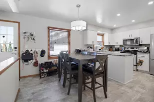 3060 E Stonefield Dr, Oak Creek, WI 53154 - Photo 8