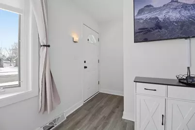 3060 E Stonefield Dr, Oak Creek, WI 53154 - Photo 6