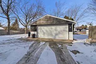 3060 E Stonefield Dr, Oak Creek, WI 53154 - Photo 30