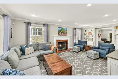 927 E Lexington Blvd, Whitefish Bay, WI 53217 - Photo 10