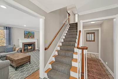 927 E Lexington Blvd, Whitefish Bay, WI 53217 - Photo 8