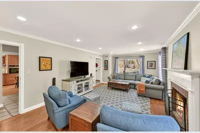 927 E Lexington Blvd, Whitefish Bay, WI 53217 - Photo 12