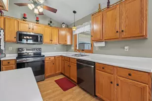 N162W20330 Butternut Ln, Jackson, WI 53037 - Photo 10