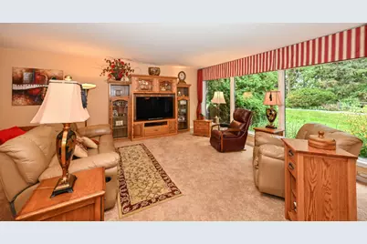 7213 W Mequon Square Dr, Mequon, WI 53092 - Photo 4