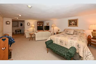 7213 W Mequon Square Dr, Mequon, WI 53092 - Photo 26