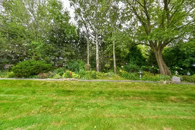 7213 W Mequon Square Dr, Mequon, WI 53092 - Photo 30